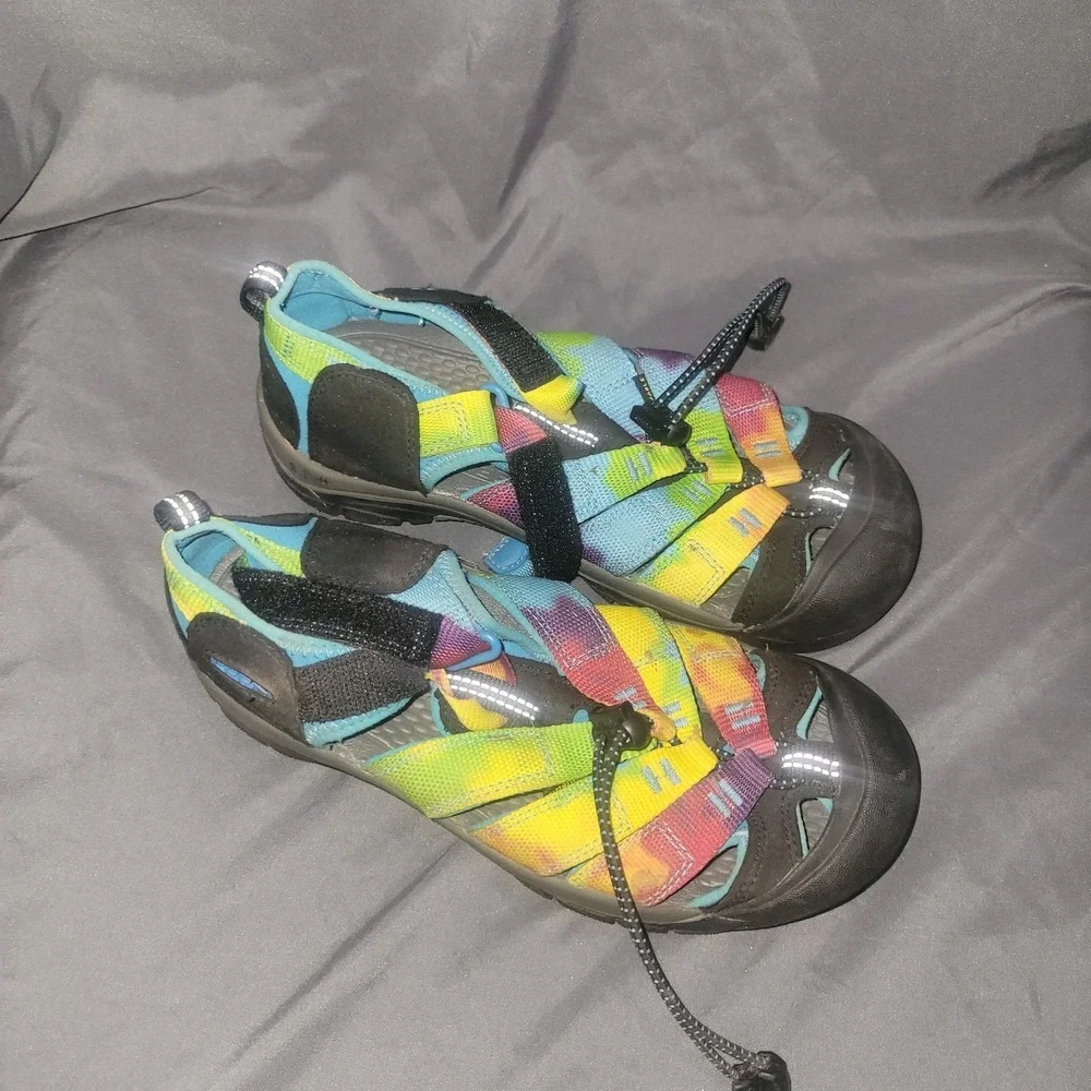 Keen Newport H2 Kids Size 3 Rainbow Tie Dye Outdoors  Fisherman Sandals Shoes